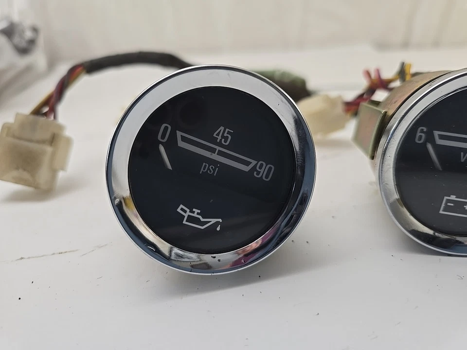 Medidores de consola de presión y voltaje de aceite OEM Nissan 720 ST 85 86 1985 1986 SIN PROBAR Foto 2 de 4
