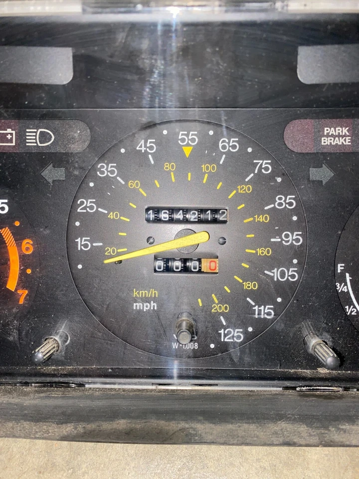 Cuadro de instrumentos Saab 900 Turbo 1983 a 1987 Foto 3 de 4