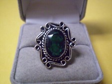 Vintage 925 Sterling Silver Ladies Green Stone Solitaire Ring    6.1 grams