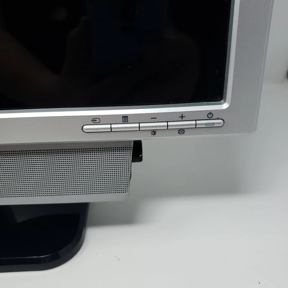 Dell UltraSharp 17" Monitor LCD For Desktop Computer PC + Dell AS501 Sound Bar - Image 4 of 4