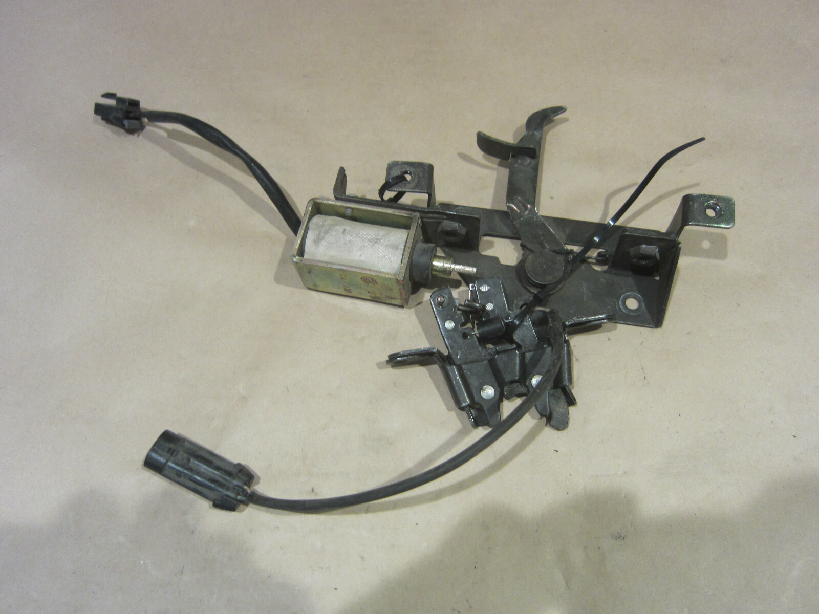 Ferrari 360, 430 - Front Hood Catch Assembly  - USED - P/N 65756700