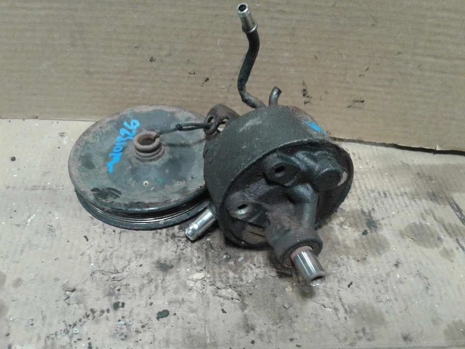 Bomba de dirección asistida usada se adapta a: camioneta Chevrolet Express 1500 2005 6,0 grado A Foto 3 de 4