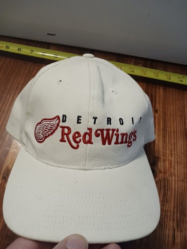 Twins Enterprise Detroit Red Wings One Size Hat - Picture 2 of 5
