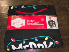 NEW HOLIDAY TIME MENS PAJAMA SET MERRY  BRIGHT SIZE MEDIUM 38 40 New Family  