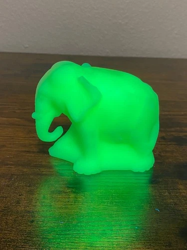 VTG FENTON Burmese Satin UV REACTIVE 2001 Gift Shop Elephant Figurine 3"H
