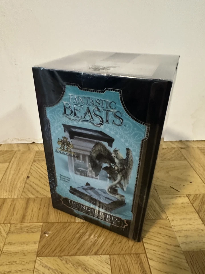 Fantastic Beasts Thunderbird Figure No.6 – Magical Creatures with case  - Image 2 of 3