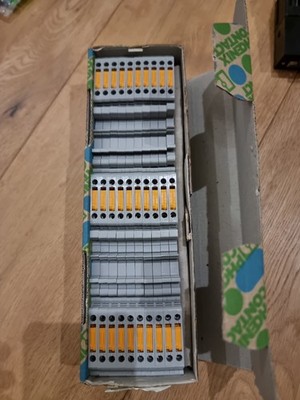 Phoenix Contact UK5 MTK   50 Stück Reihenklemmen   neu (NOS)