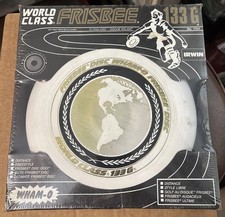 Vintage Wham-o 1980s Frisbee World Class 133 G White Canada / French No 1724