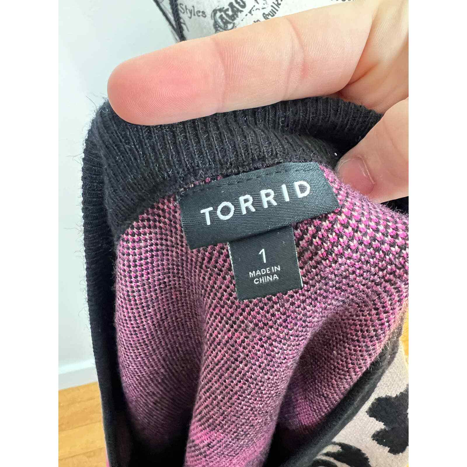 Torrid 2022 Pullover crew neck multi patterned lo… - image 5