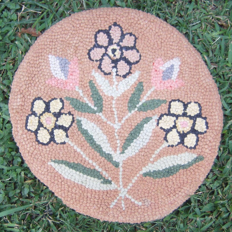 Vintage Hooked Rug Chair Seat Pad Flower & Leaf Pattern
