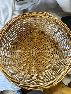 Wicker Basket 15.25 X 15.25 X 6  High Books Yarn Small Animal Bed Etc