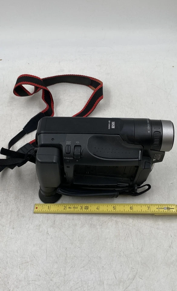 JVC GR-AXM310U Black Image Stabilization Compact VHS Camcorder and Charger - Image 3 of 4