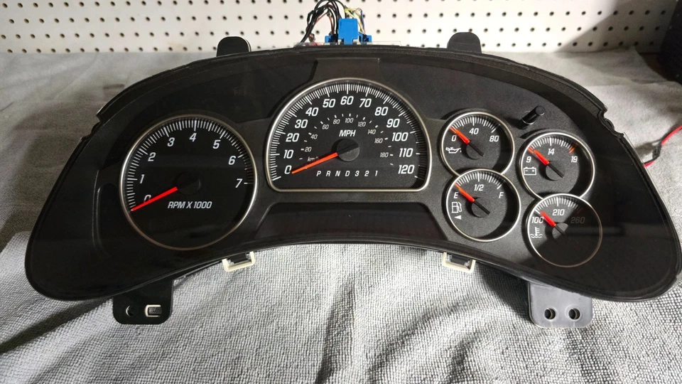 Aglomerado medidor GMC Envoy 2002-2009 - Imagem 2 de 4