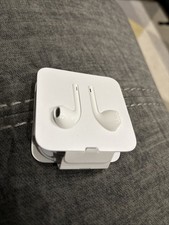 Apple Wired Ear-Pods Headphones Mic with 8 Pin Connector for iPhone