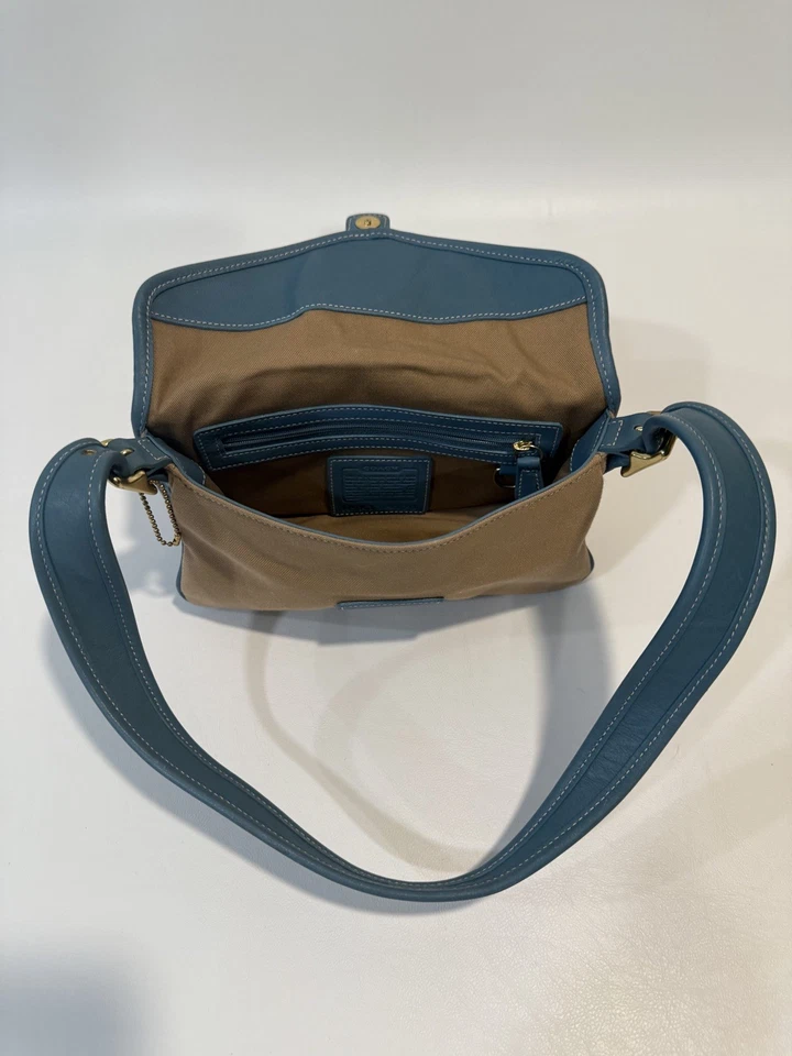 BOLSO DE HOMBRO VINTAGE COACH LEGACY DEMI SOLAPA AZUL TOSTADO LONA CUERO Foto 3 de 4