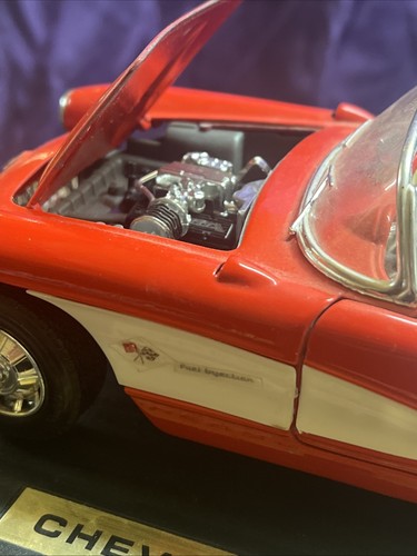 1:18 SCALE DIE CAST 1957 CHEVROLET CORVETTE ROAD TOUGH COLLECTION - Picture 9 of 12