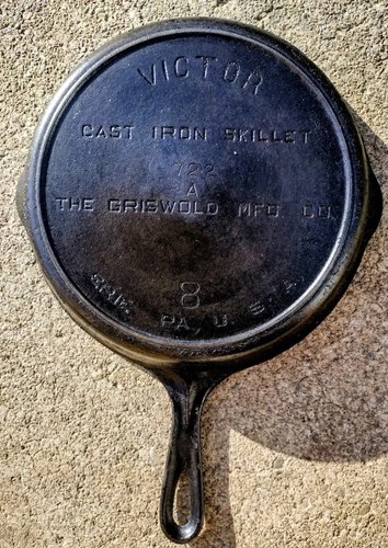 Vintage VICTOR GRISWOLD #8 Cast Iron Skillet Pan Fully Marked 722 A Heat Ring