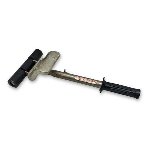 Roberts Extendable Floor Roller for Sheet Vinyl Flooring Installation 955 Black