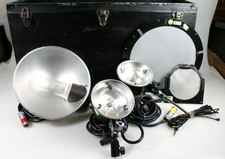 STUDIO LIGHTING KIT IN HEAVY DUTY CASE, VINTAGE