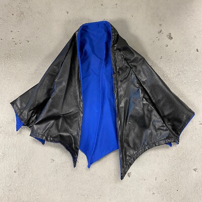 SU-C-BAT-BKBU: Two Tone Black Blue fabric wired cape for 6'' ~ 7'' Batman Figure