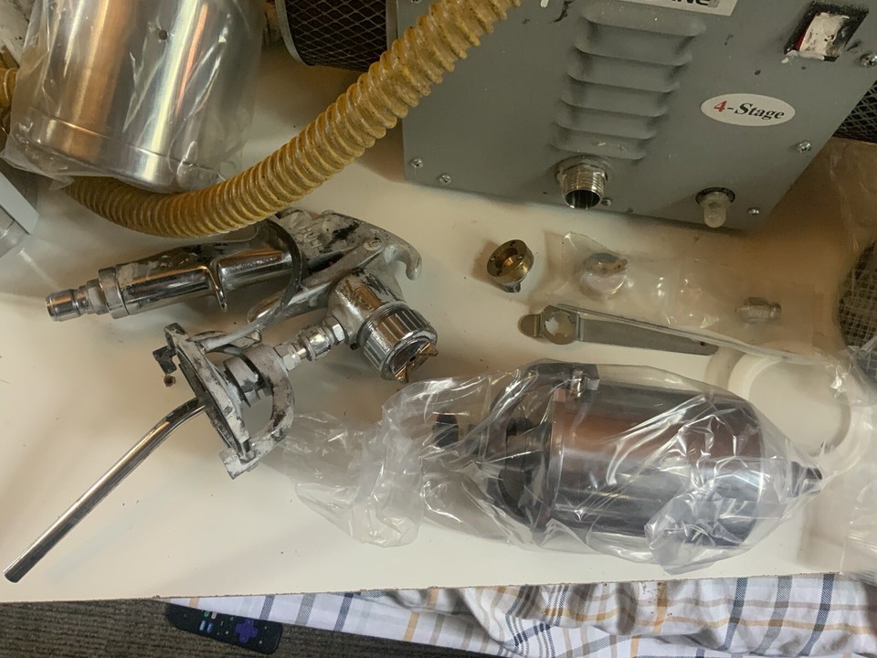 Sprayfine 4 Stage Turbine Kit, With Gun Extra Tips Filters Vertical