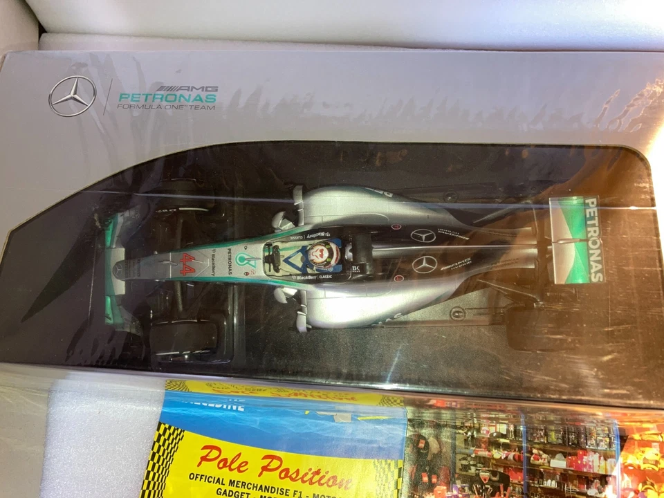 110150044 MINICHAMPS 1:18 MERCEDES PETRONAS HAMILTON GP 2015 NEW SHIPP. WORLD. - Immagine 2 di 4