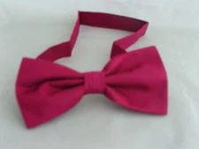 (GG) Raspberry Rose Mens Pre-tied Bow Tie>Matching Cravats & Hankies R Available