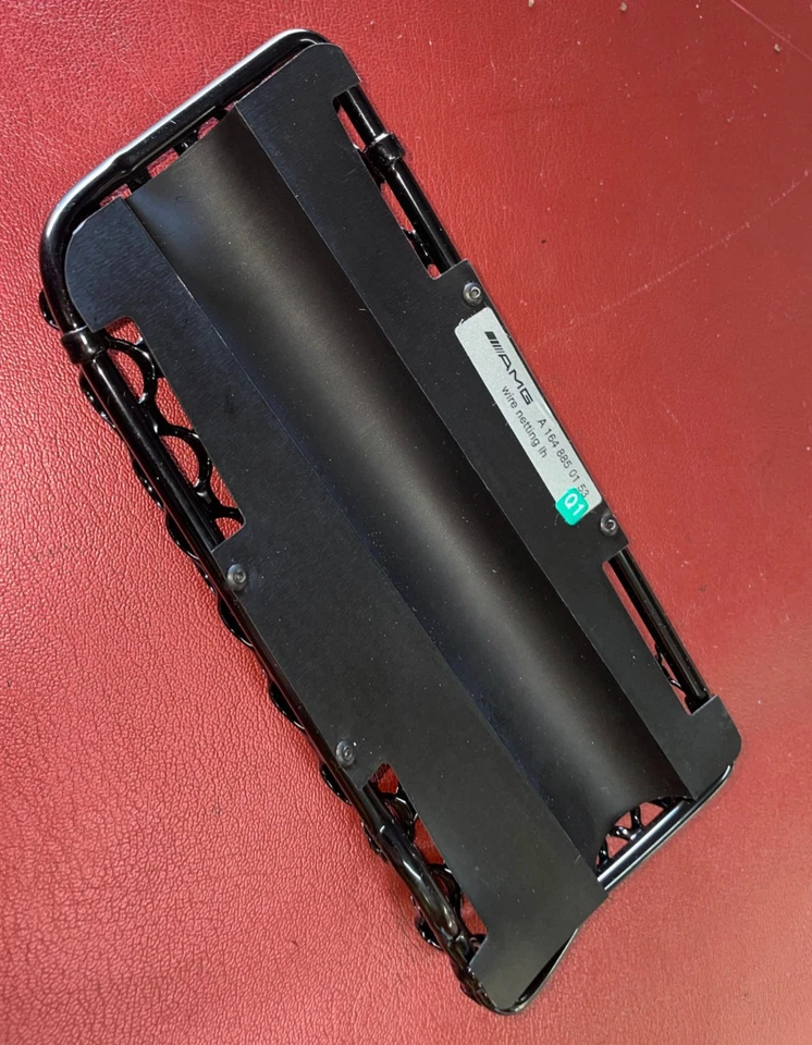 Mercedes-Benz Front Bumper LH Grille Screen- 164-885-01-53 -For ML63 AMG & More - Image 3 of 4