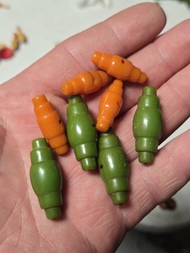 8 Rare Nice Old Vintage Green Orange Bakelite Button Lot 2 Hole HTF