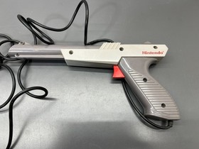 (L) VINTAGE 1985 NINTENDO OEM ZAPPER NES-005 - VGC - MADE IN JAPAN