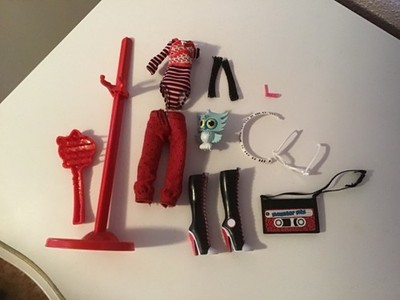 Monster High Ghoulia Yelps First Wave Accessory Set Mattel 2010