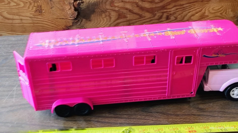 Valley Ranch Pink Pick Up Truck and Horse Trailer - Image 4 of 4