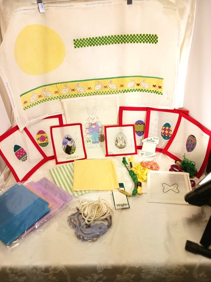 RARO!  Lote de 10 piezas CESTAS DE PASCUA Y HUEVOS - LIENZOS PINTADOS A MANO PUNTA DE AGUJA - 18m  Foto 2 de 4