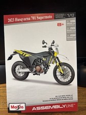 Maisto Metal Model Kit Motorcycle Dirt Bike 1/12 2023 Husqvarna 701 Supermoto