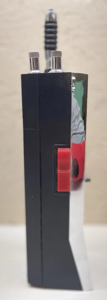 Realistic TRC-100B 5 Watt 6 Channel Walkie Talkie WORKS! - Image 2 of 4