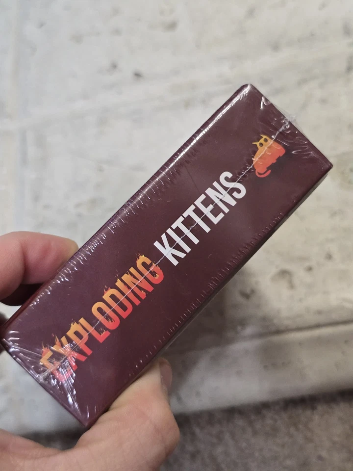 Juego de Cartas Exploding Kittens, Edición Original, 2020, Precintado Foto 3 de 4