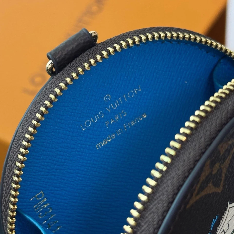 NUEVO LOUIS VUITTON Llavero Bolso Charm Illustre Navidad 22 Tokio M00881 Lona Foto 2 de 4