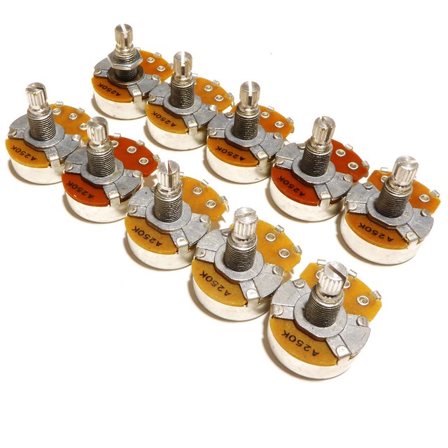 10 Electric guitar pots / Potentiometers Tone / Volume Linear / Log