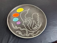 Atelier CERENNE Pour VALLAURIS assiettes en céramique abstraite .