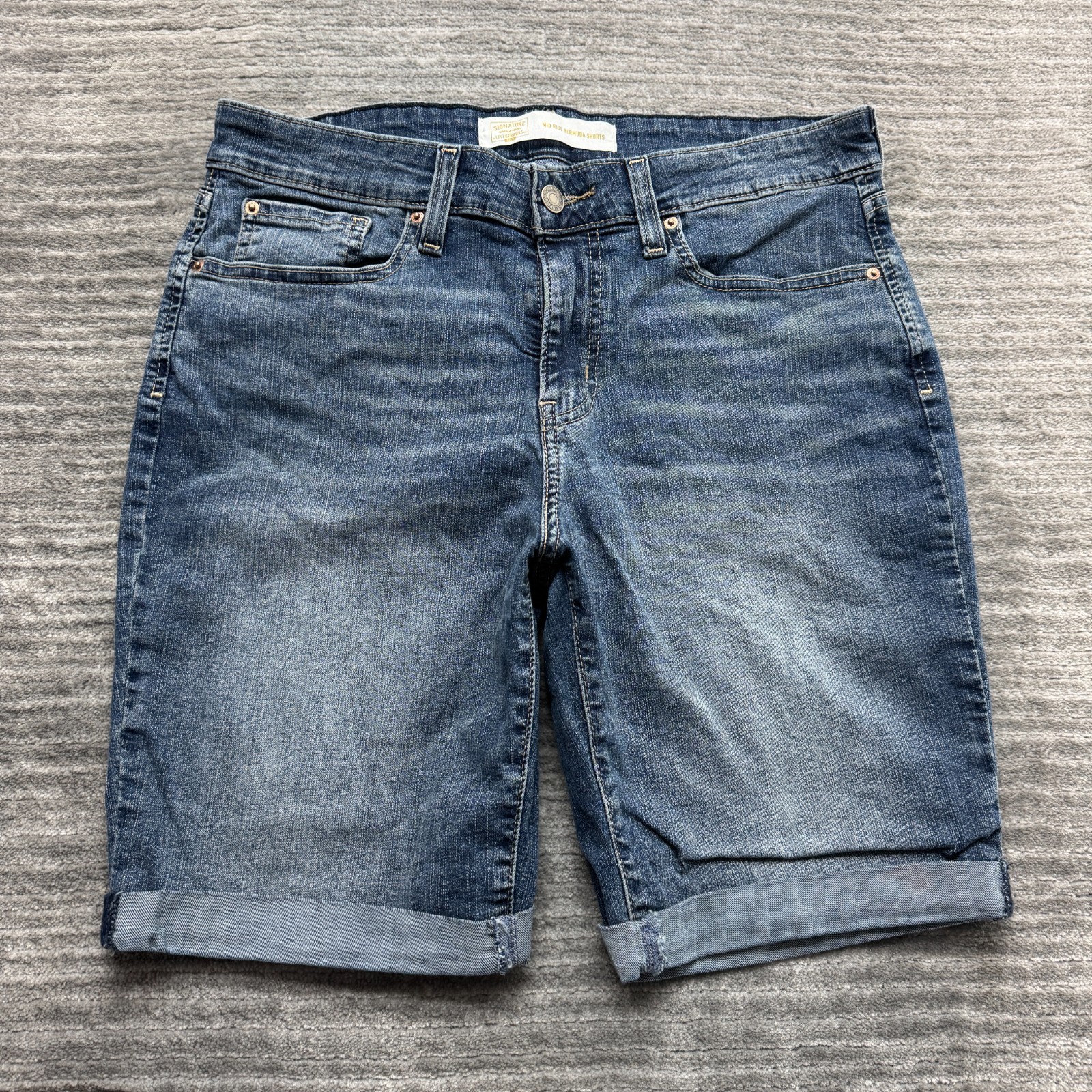 Levi's Signature Shorts Size 12 W31 Womens Mid Rise Bermuda Blue Denim
