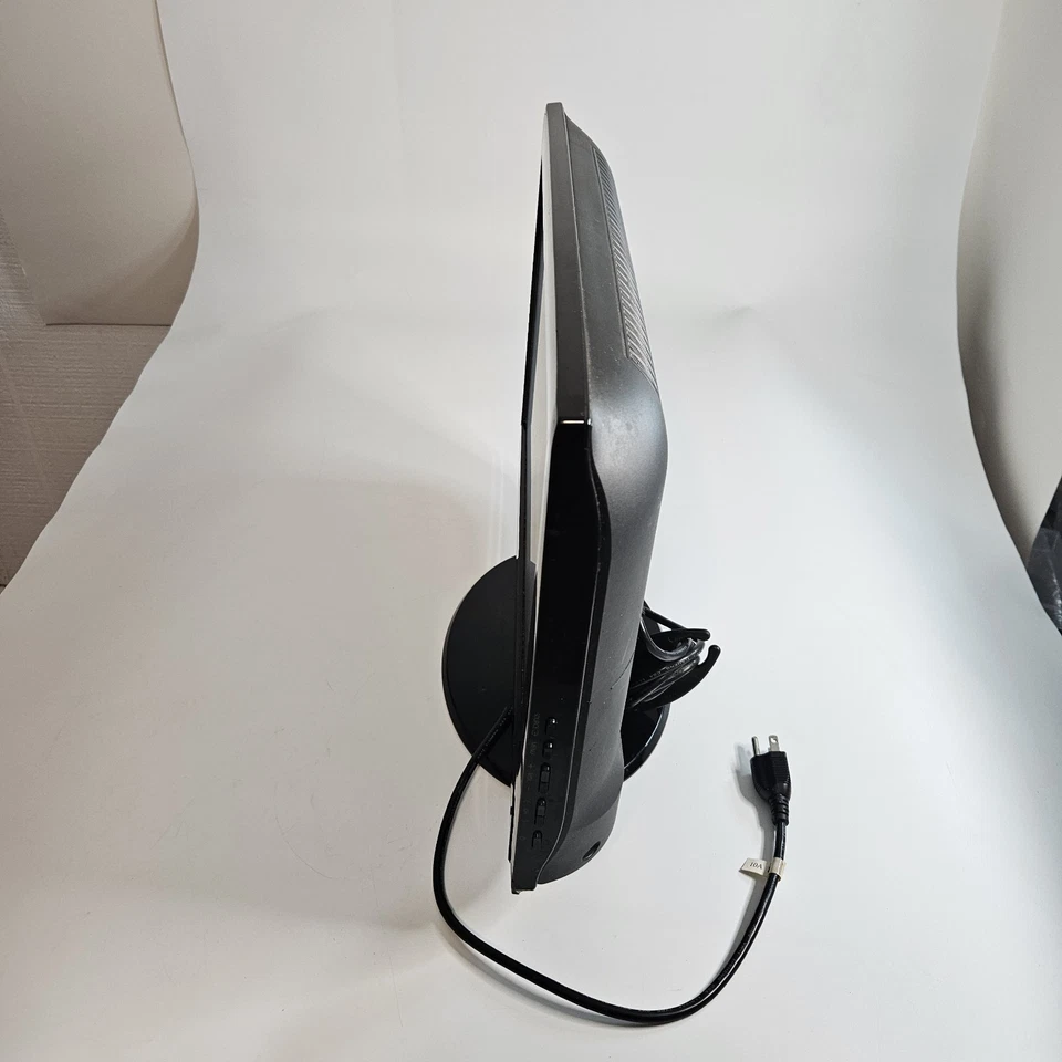 Samsung 19" LCD TV Model LN19B360C5D Flat Screen TV...TESTED (no remote) - Image 2 of 4