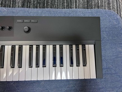 Native Instruments KOMPLETE KONTROL A61 MIDI Keyboard