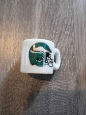 Philadelphia Eagles NFL Miniature Ceramic Mug Vending Machine Charm