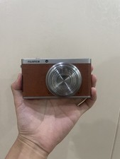 Fujifilm XF1   Compact Size, Manual Modes, HD Video   Great for Daily Use