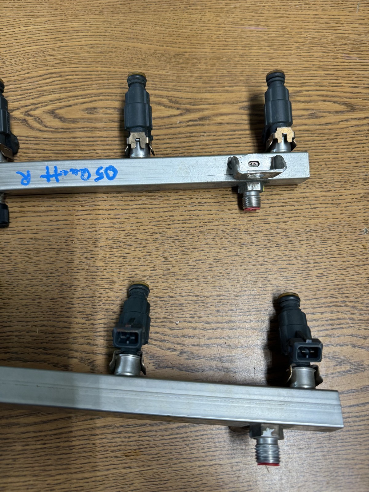 2004-2013 Maserati Quattroporte 4.2 Fuel Injection Rail Line & Injectors Set OEM