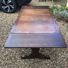 Tavolo da pranzo refettorio allungabile Ercol. Olmo e faggio a foglia da disegno. Da restaurare