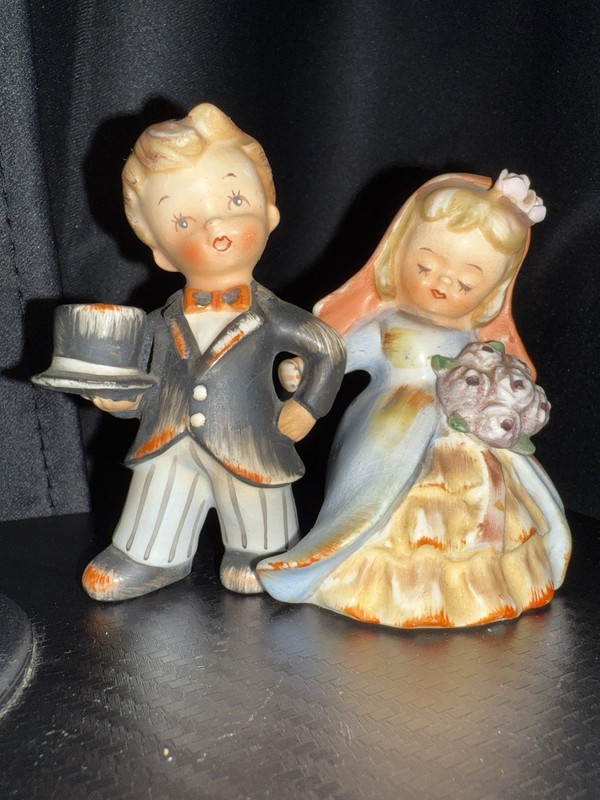 Vintage Bride & Groom Cake Topper Figurines MCM kitschy-Alpine Children F-451