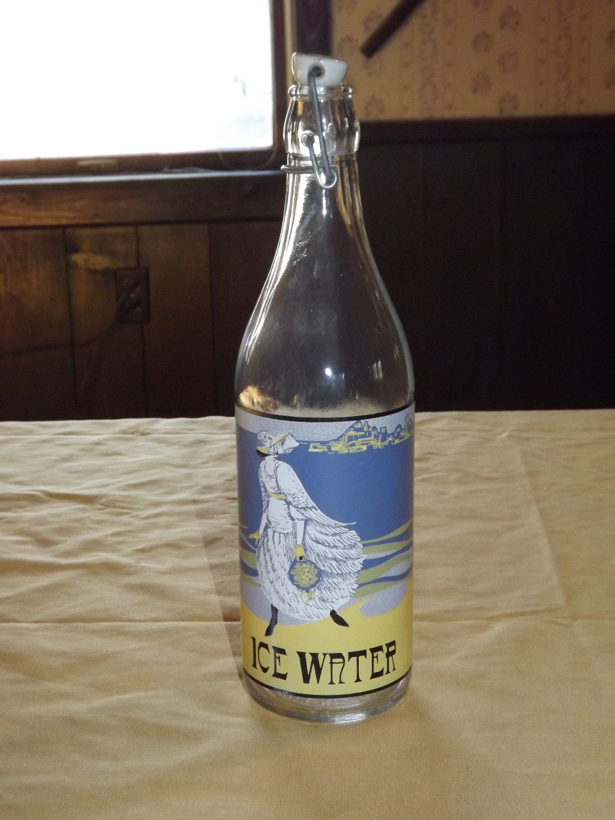 VINTAGE  OLD PORCELAIN TOP MADE IN ITALY ICE WATER   BOTTLE