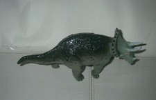 VINTAGE 1988 SAFARI TRICERATOPS FIGURE