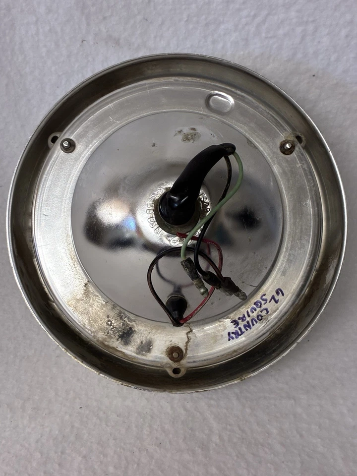 62 MONTAJE DE LUCES TRASERAS FORD COUNTRY SQUIRE WAGON, BISEL, LENTE, CARCASA, ZÓCALO, TORNILLOS Foto 4 de 4